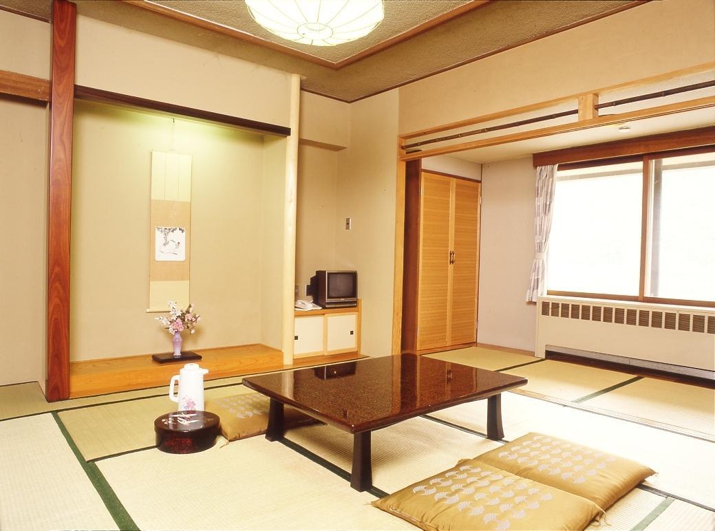 Kidoike Onsen Hotel Yamanouchi  Buitenkant foto
