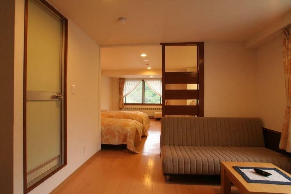 Kidoike Onsen Hotel Yamanouchi  Buitenkant foto