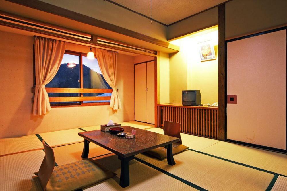 Kidoike Onsen Hotel Yamanouchi  Buitenkant foto
